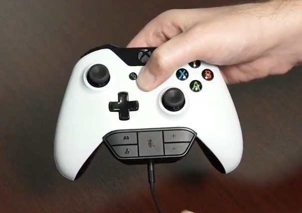 Xbox One controller with 3.5mm cable connected to Stereo Headset adapter